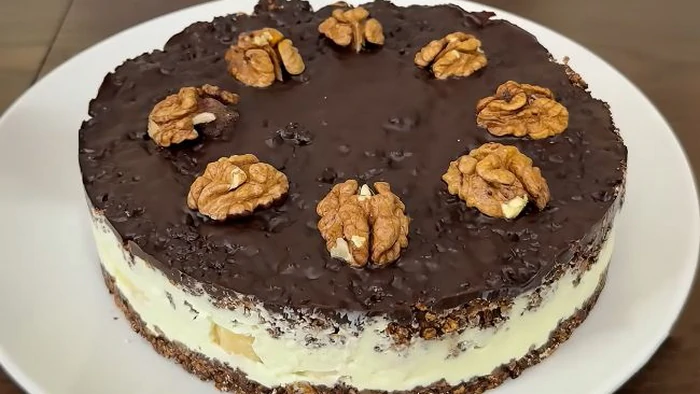 Torte bez cepšanas, cukura un miltiem – vienkārša un garda deserta recepte