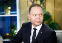 Fani nepazīst? Lauris Reiniks publisko foto ar negaidītām vizuālajām pārvērtībām