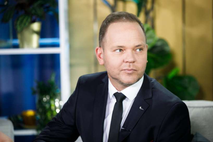 Fani nepazīst? Lauris Reiniks publisko foto ar negaidītām vizuālajām pārvērtībām