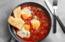Kā gardi cept olas tomātu mērcē – recepte perfektām itāļu brokastīm
