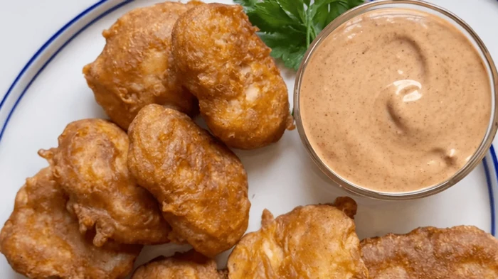 Vistas nageti ar mērci – recepte perfektai uzkodai ar kraukšķīgu ārpusi un sulīgu iekšpusi