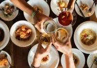 Ko un cik ātri izmest no ledusskapja pēc Jaungada mielasta, lai izvairītos no problēmām Ko un cik ātri izmest no ledusskapja pēc Jaungada mielasta, lai izvairītos no problēmām