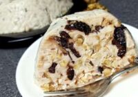 Gatavoju karalisku desertu ar skābo krējumu un žāvētām plūmēm – tik garšīgs, ka nevar apstāties