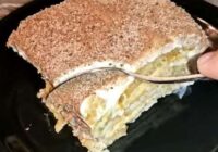 Mana iecienītākā “slinkā” kūka: biezpiena un cepumu deserts bez cepšanas