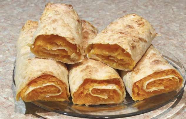 Kā es atklāju savu jauno desertu favorītu: kraukšķīgs cepts lavašs ar ķirbi un āboliem