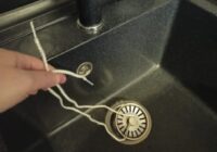 Virtuves izlietne atkal ciet: 3 vienkārši triki, kā to atbrīvot 5 minūtēs bez santehniķa