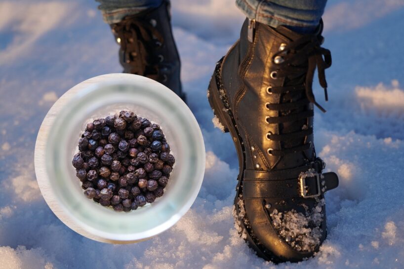 Vairs nevelku trīs pārus zeķu: Kā saglabāt siltas kājas pat pie -30 grādiem, izmantojot virtuves skapīša saturu