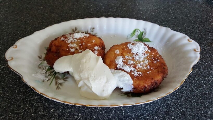 Virtuves knifs perfektu sirņiku pagatavošanai: pirms cepšanas tos apsmērēju ar slepenu mērci – kraukšķīgi no ārpuses un mīksti iekšpusē