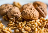 Liela kļūda, ko pieļaujam ar valriekstiem: Kāpēc es tos tagad vienmēr pirms ēšanas mērcēju karstā ūdenī Liela kļūda, ko pieļaujam ar valriekstiem: Kāpēc es tos tagad vienmēr pirms ēšanas mērcēju karstā ūdenī